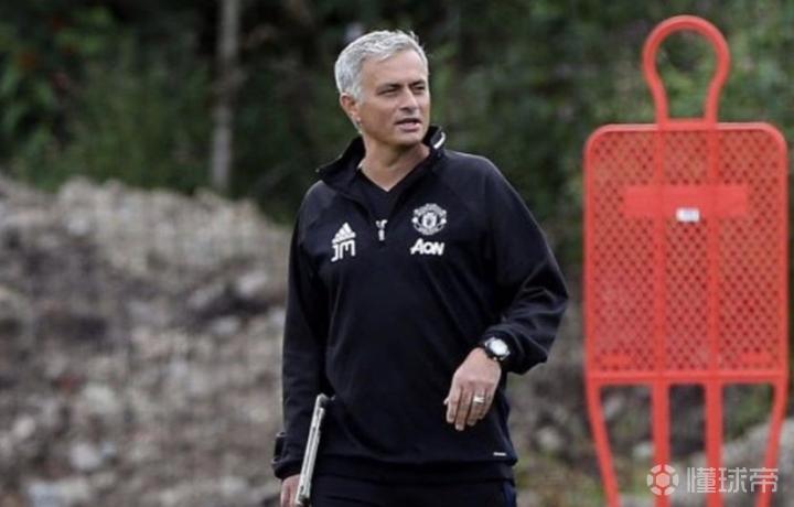 今晨本菲卡调整名单以备意大利杯里程碑夜休斯敦火箭复出首秀，广东宏远围绕CBA季后赛完成体检看傻球迷的简单介绍