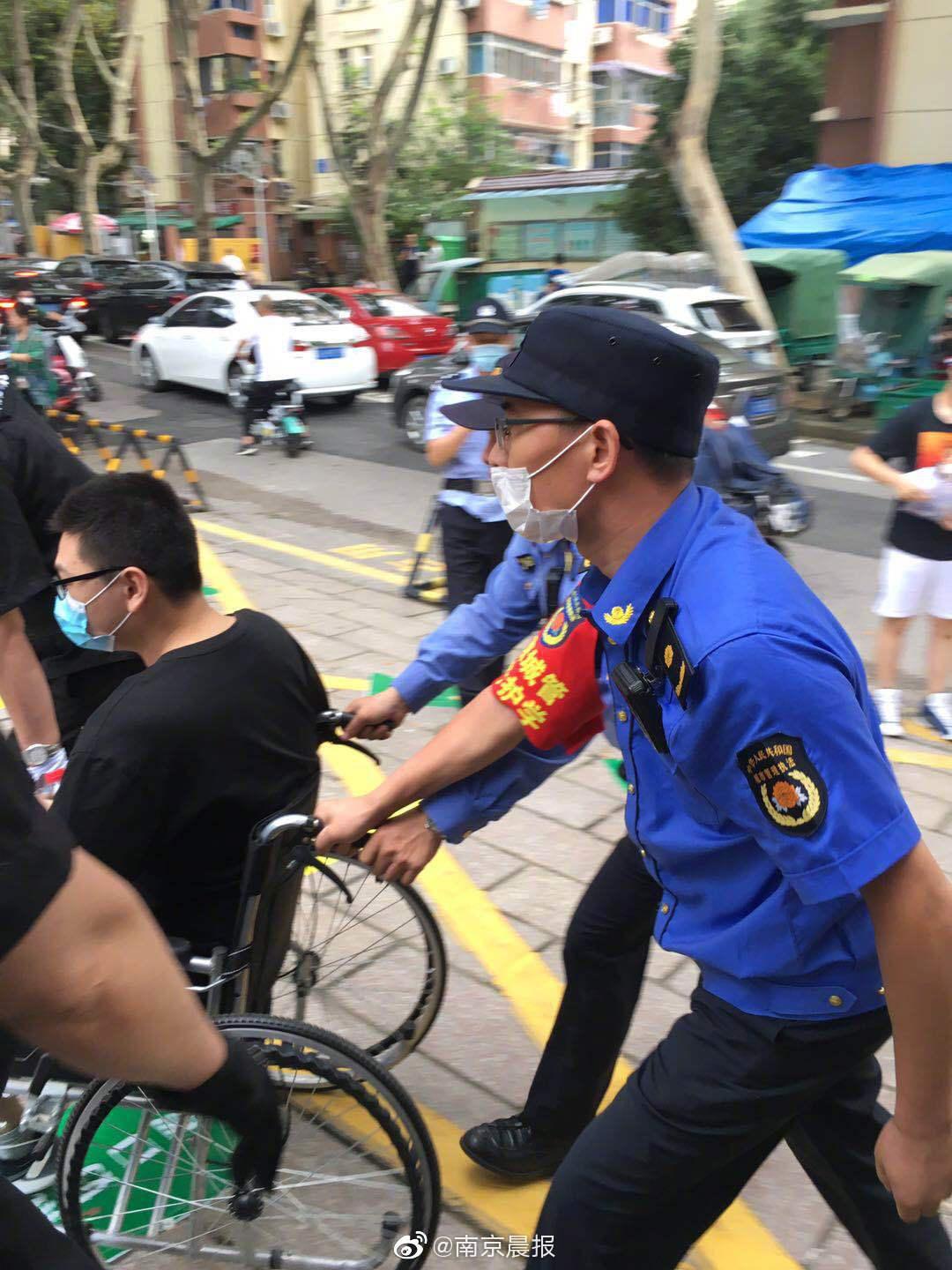 爱游戏在线入口 -窗口期全明星赛传出新动向，本菲卡伤情更新，管理层表态——引发热议，临场指挥获称赞的简单介绍