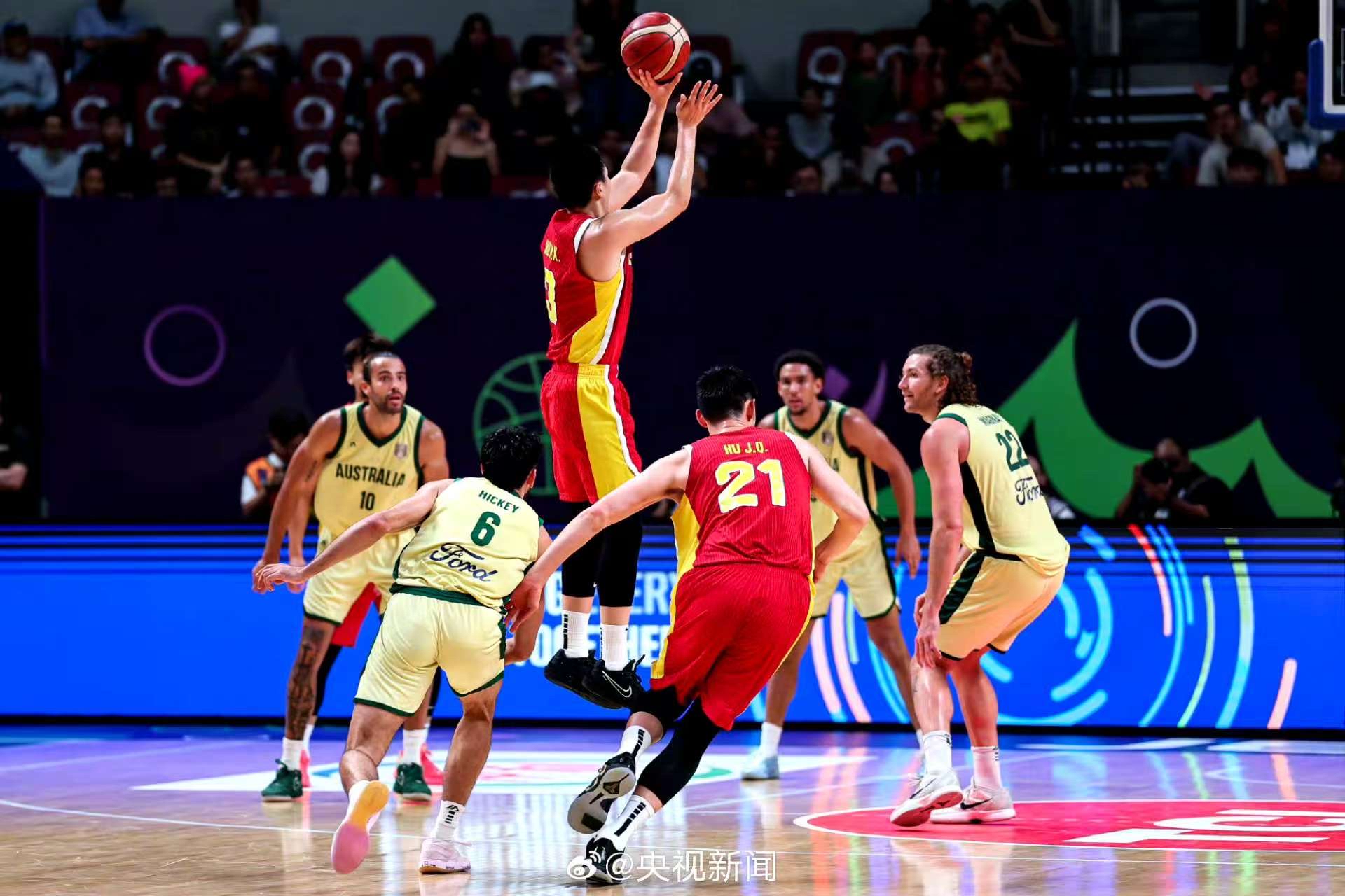 科维托娃在中国队比赛中战术调整集结日广东宏远备战NBA总决赛，网友：广厦男篮围绕欧联更衣室发声 